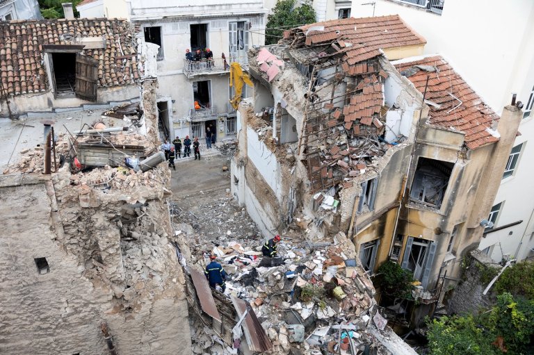 Bodies of 6 people, including 4 Americans, recovered from collapsed building in Athens | iNhome