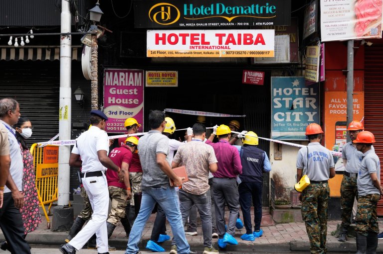 Fire in a building housing several hotels in eastern India kills 9 and injures 6 | iNhome Fire in a building housing several hotels in eastern India kills 9 and injures 6 | iNhome