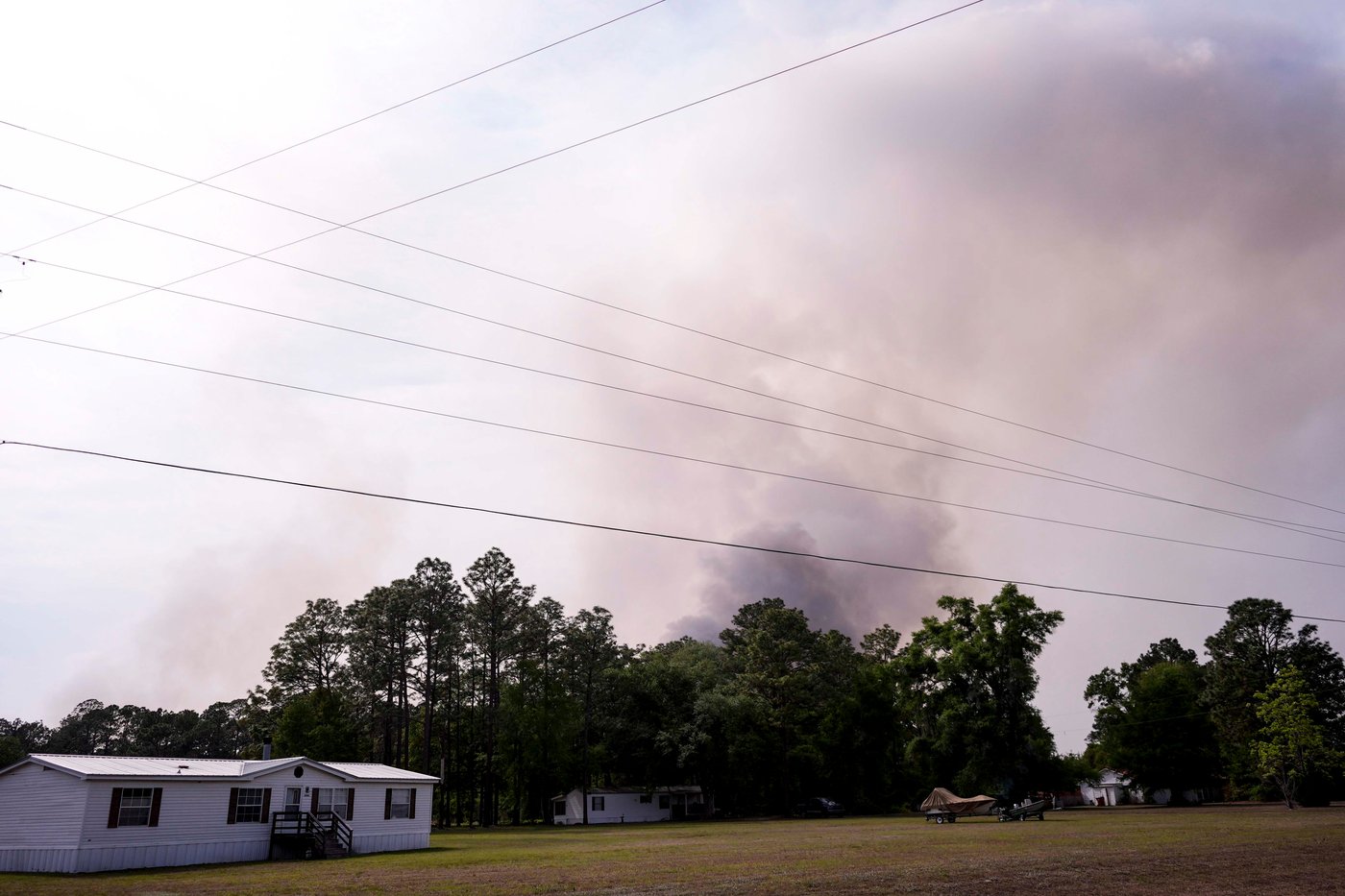 Wildfires across Georgia and Florida have destroyed nearly 50 homes and are forcing evacuations | iNFOnews.ca