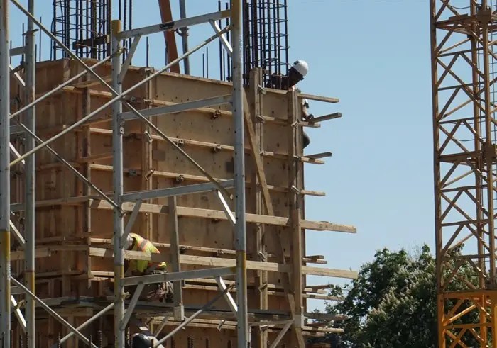 ‘No work on the go’: Fewer home builders in Kelowna means less employment | iNFOnews.ca