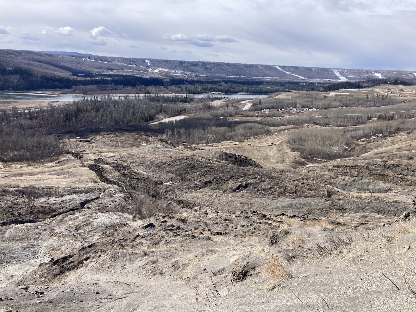 Meeting planned to discuss Old Fort, B.C., future after landslide | iNFOnews.ca