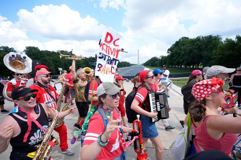 Federal cuts have deeply impacted residents of the Washington, DC area, a new survey shows | iNhome