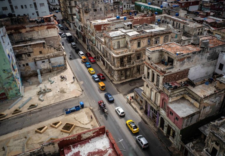 Havana boasts its first two modular homes as Cuba's capital disintegrates | iNhome