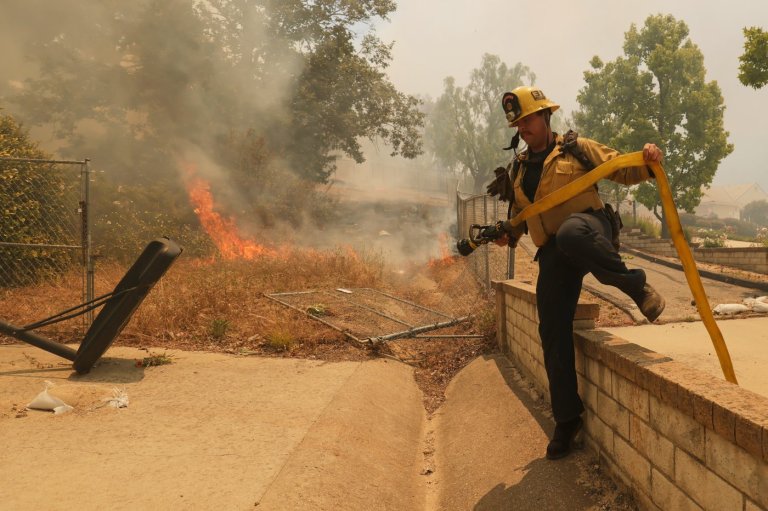 Thousands ordered to evacuate as Southern California wildfire threatens homes | iNhome