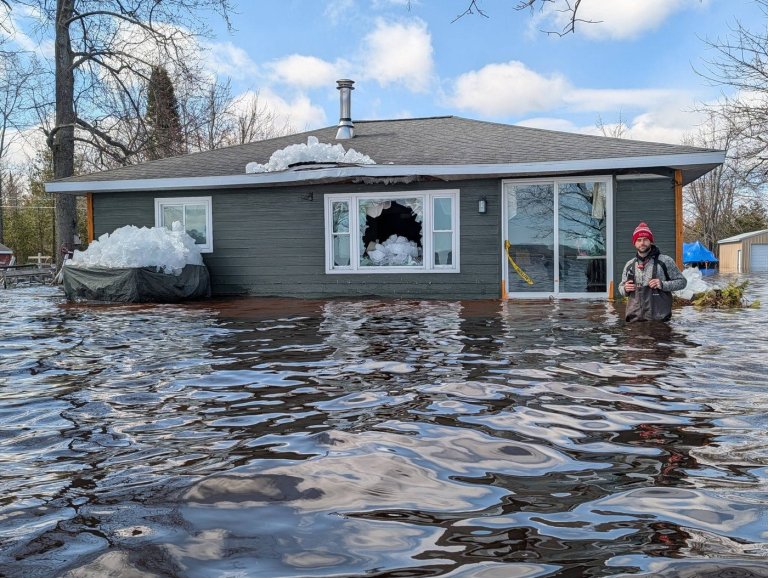 Heavy rain and snowmelt are hurtling large chunks of ice into northeastern Michigan homes | iNhome