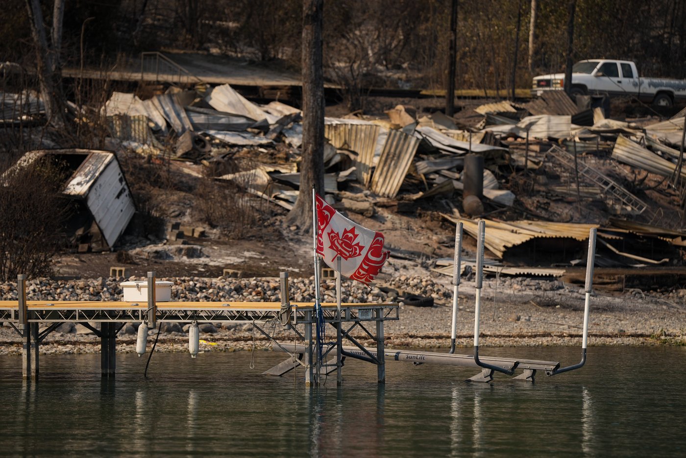 B.C. wildfire fight reaches Metro Vancouver as Anmore blaze prompts evacuation alerts | iNFOnews.ca