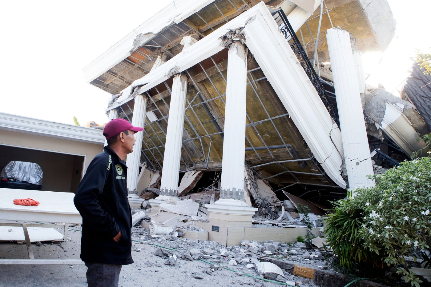 Thousands in Indonesia await aid after quake kills 68, overshadowing Independence Day | iNFOnews.ca Thousands in Indonesia await aid after quake kills 68, overshadowing Independence Day | iNFOnews.ca