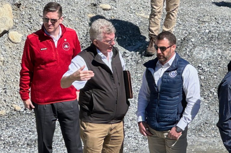 Mullin pledges progress on disaster relief during his first official trip as DHS secretary | iNhome