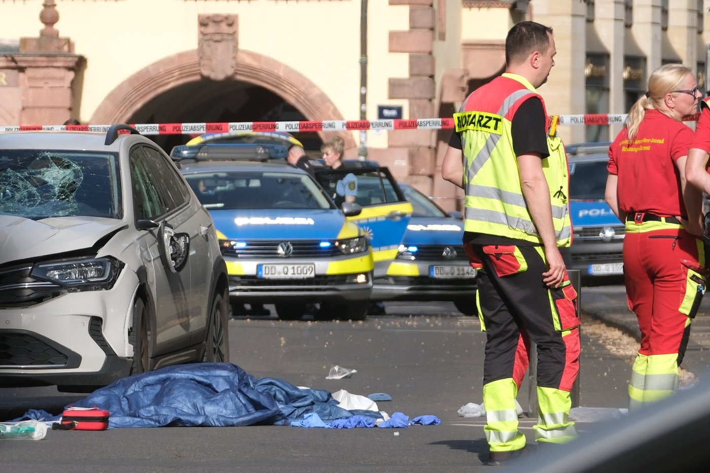 A driver plows into people in a shopping area in Germany, killing 2 | iNwheels