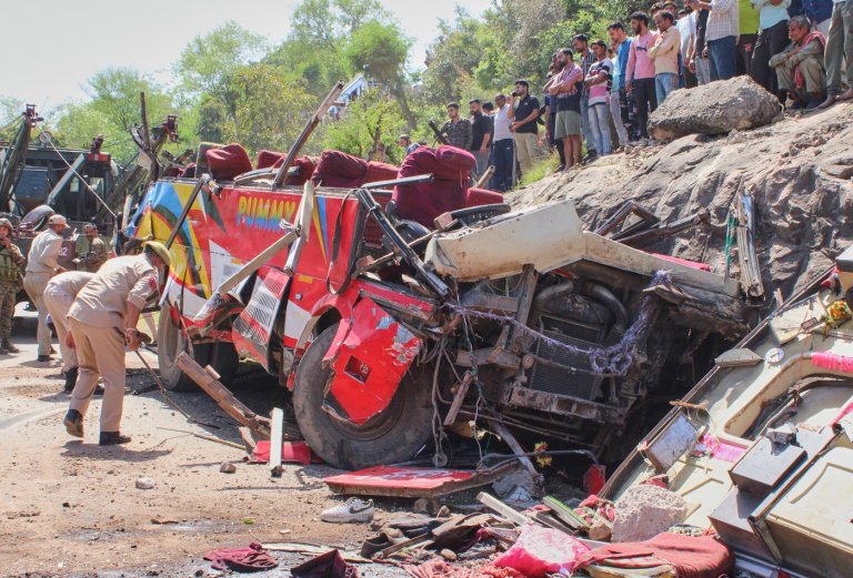 Bus accident in Indian-controlled Kashmir kills 21 people | iNwheels