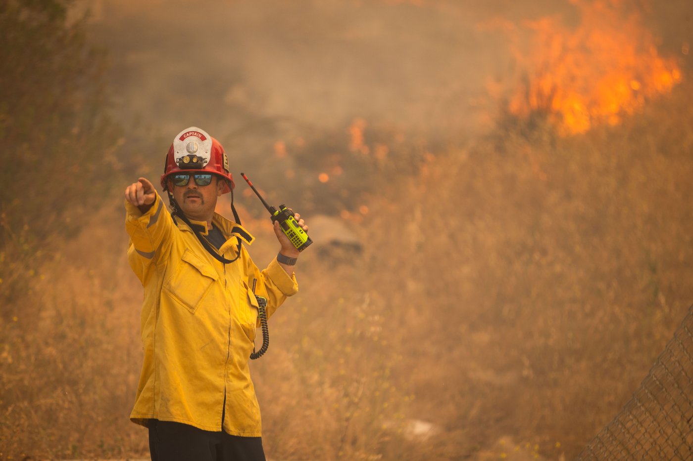 Photos show firefighters battling Southern California blaze | iNwheels