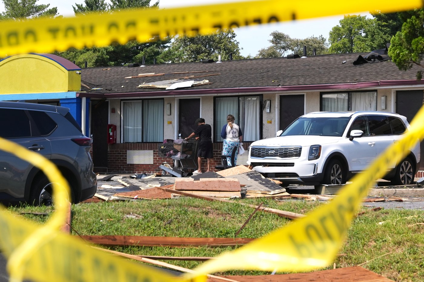 Cleanup underway after tornadoes touch down in Delaware and New York's Long Island | iNwheels Cleanup underway after tornadoes touch down in Delaware and New York's Long Island | iNwheels