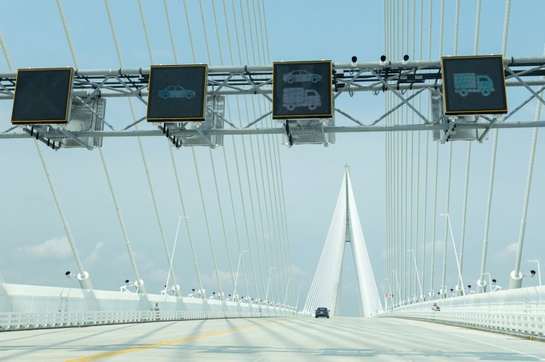 Gordie Howe bridge opens to cars after months of cross-border controversy | iNwheels