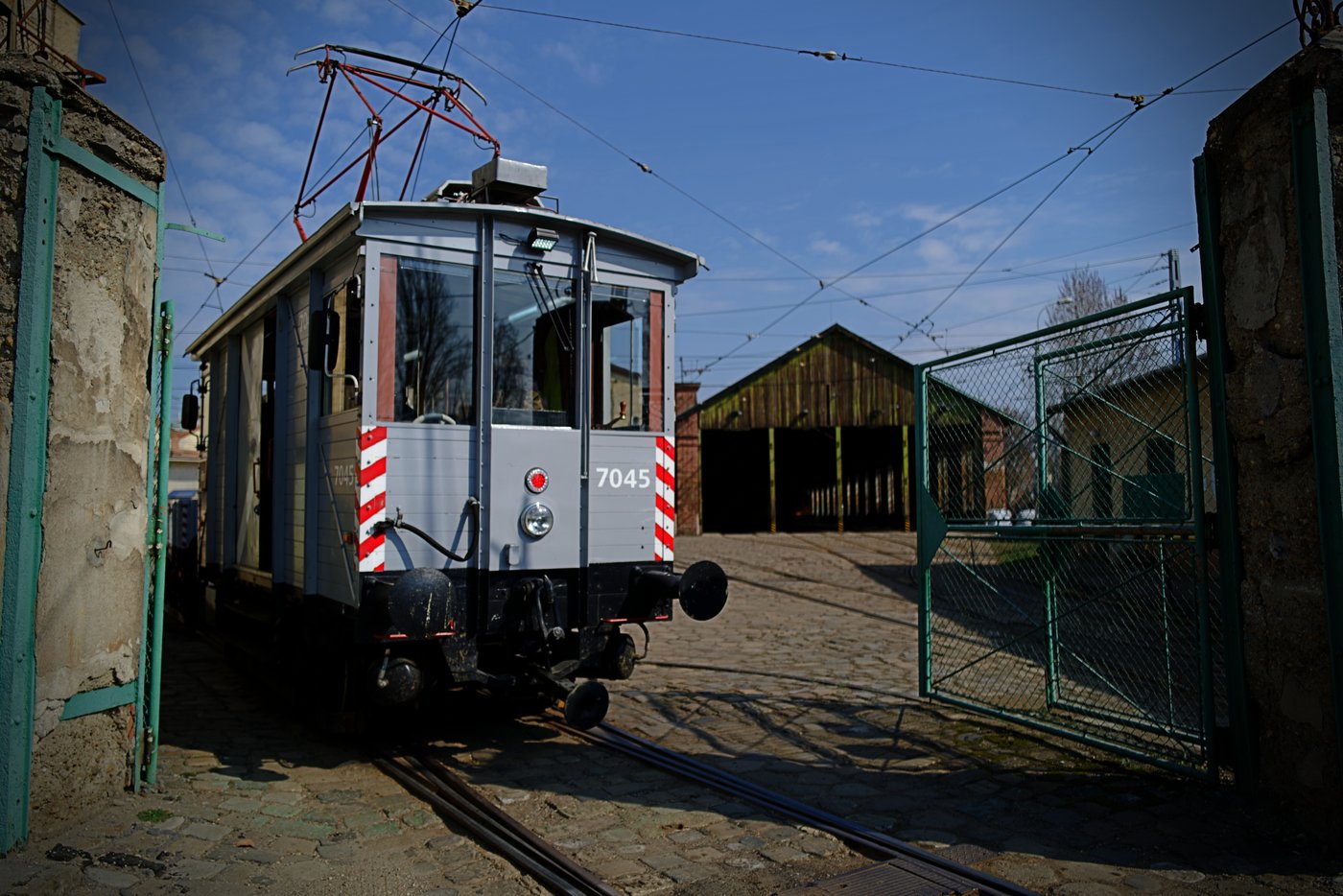 Budapest's vintage freight trams celebrate 100 years in service | iNwheels