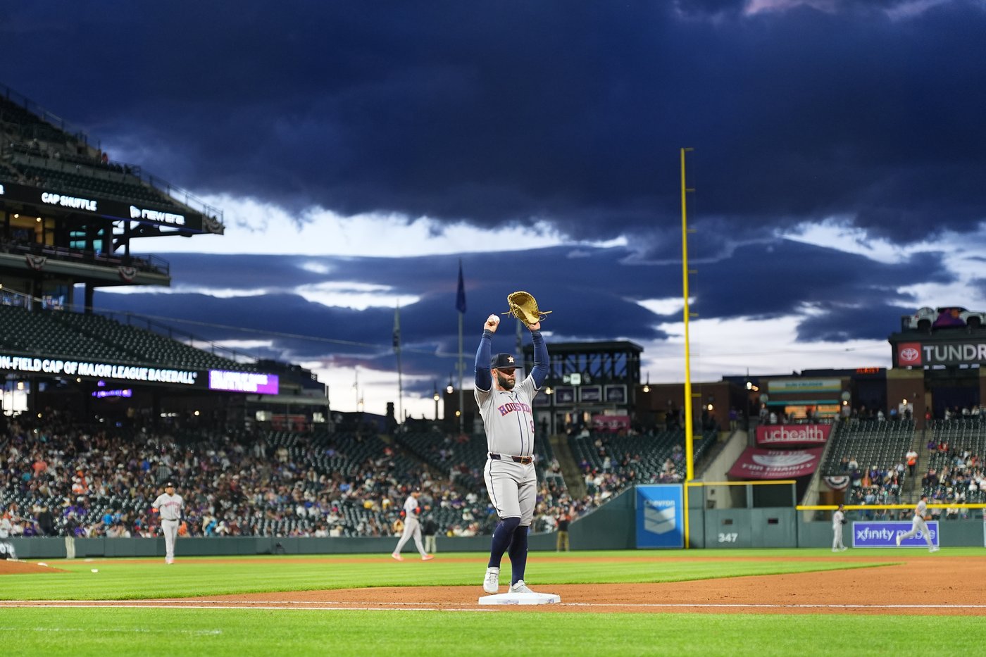 Drone sightings in restricted airspace at Colorado Rockies games prompt warning from authorities | iNFOnews.ca