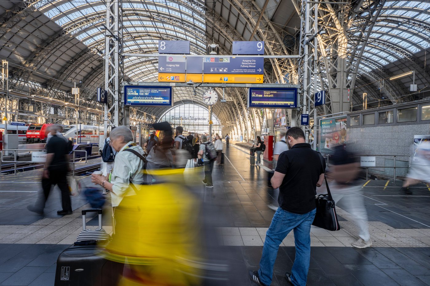 German trains running after communication outage but questions remain | iNFOnews.ca German trains running after communication outage but questions remain | iNFOnews.ca