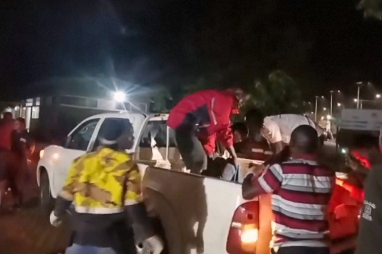 At least 20 children and 1 adult killed in a Uganda elementary school bus crash | iNwheels