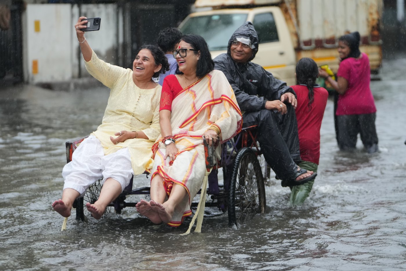 The top photos of the day by AP photojournalists | iNwheels