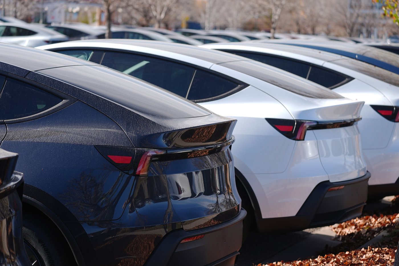 B.C. driver asleep at wheel of Tesla, speeding down Highway 1 in rainy rush hour | iNwheels