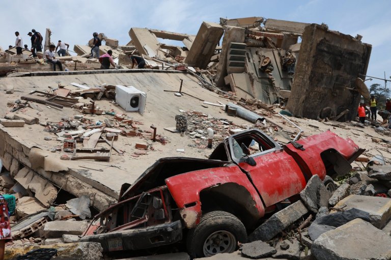 Twin earthquakes strike Venezuela, in photos | iNwheels