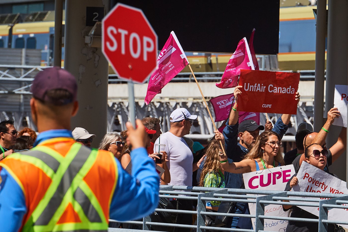 In the news today: labour code changes, ex-envoy on U.S. trade, MapQuest bucks Trump | iNFOnews.ca