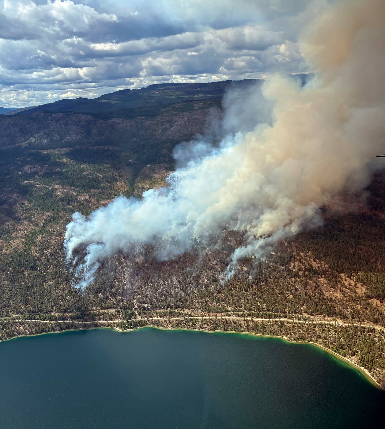 'The fire was just raging' evacuee describes fleeing Okanagan wildfires | iNFOnews.ca 'The fire was just raging' evacuee describes fleeing Okanagan wildfires | iNFOnews.ca