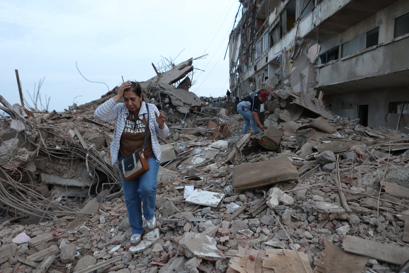 Twin earthquakes strike Venezuela, in photos | iNFOnews.ca