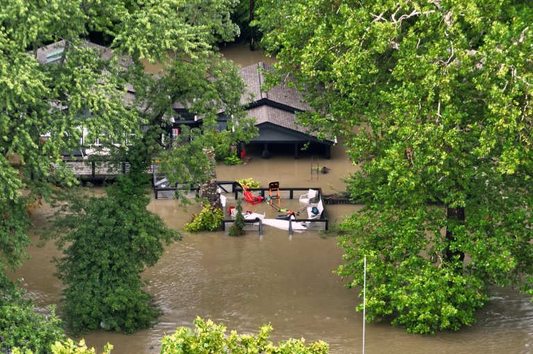 Indiana authorities say at least 5 people have died as severe weather crosses the state | iNwheels