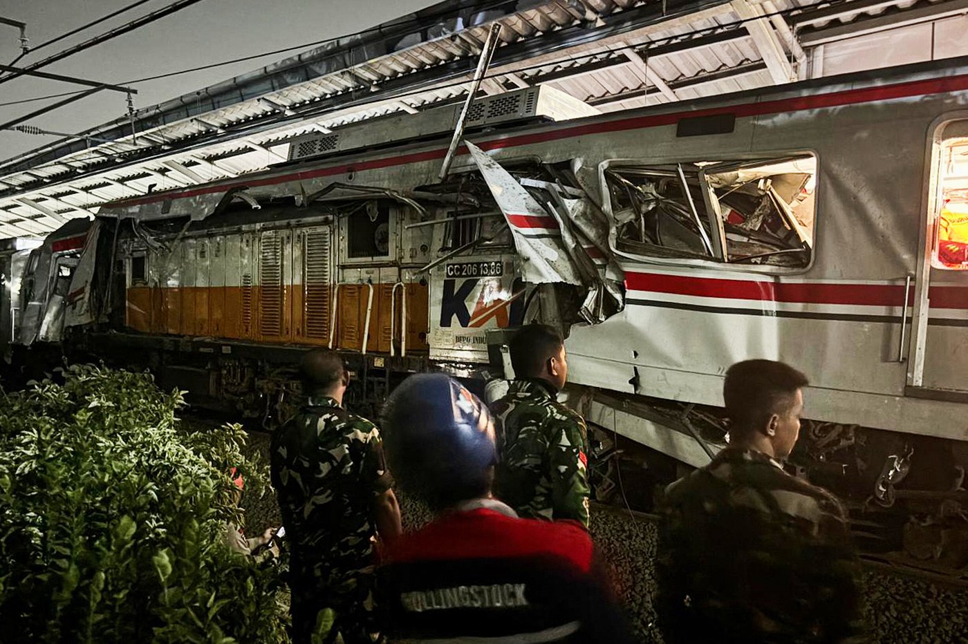 Trains collide near Indonesia's capital, killing at least 4 people | iNFOnews.ca