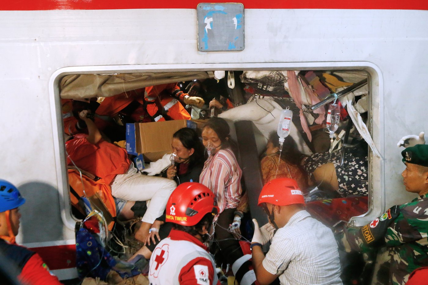 Rescuers recover last victims from Indonesia train wreck that killed 14 and injured dozens | iNwheels
