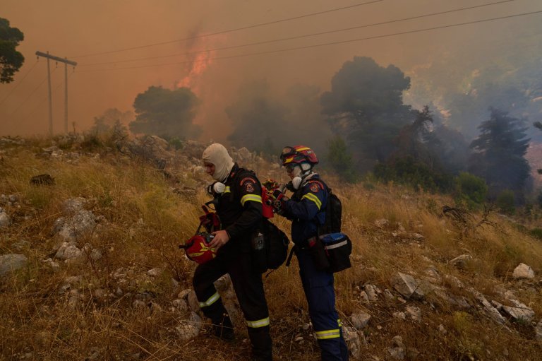 Firefighters scramble to contain fires outside Athens before winds and high temperatures return | iNwheels