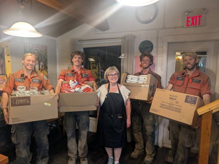 'I just love them all': B.C. café owners feed hungry crews as wildfires burn | iNwheels