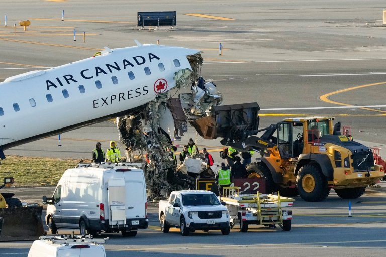 Photos show the scene of a collision on a runway at LaGuardia Airport in New York | iNwheels