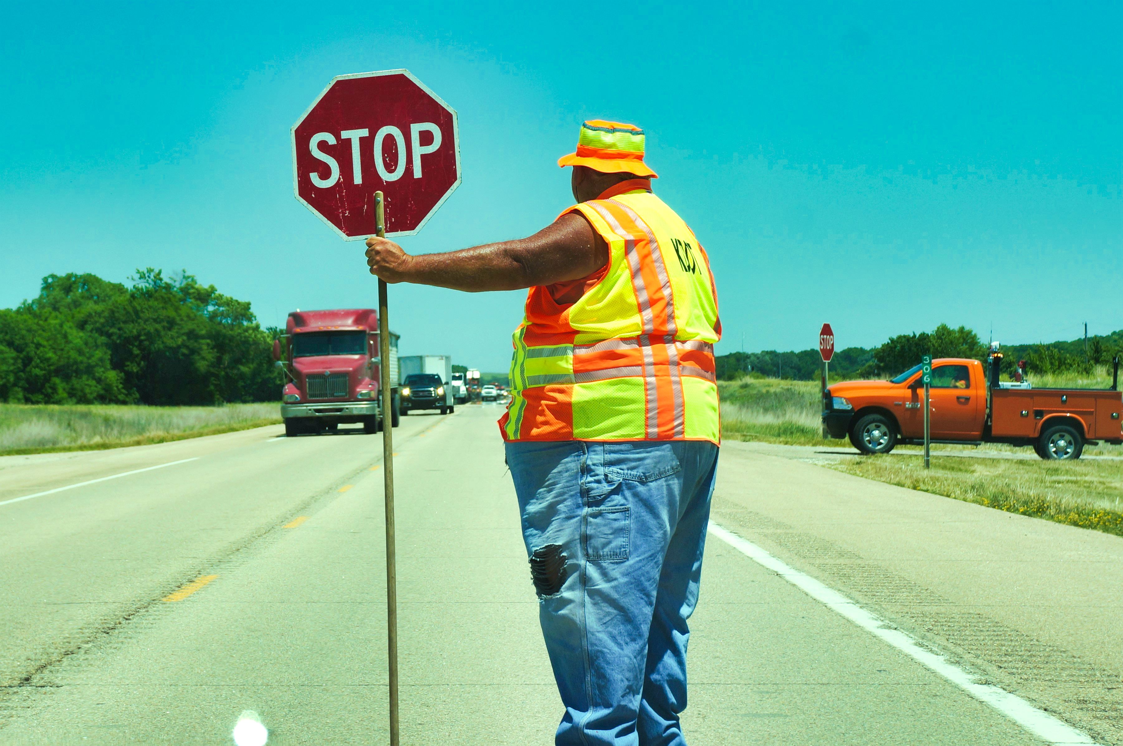 Worker stopping traffic nets Kelowna traffic control company $45,000 fine | iNFOnews.ca