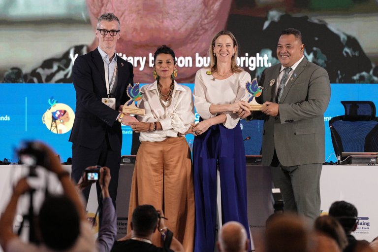 Countries end Colombia fossil fuel summit with focus on next steps and financing | iNFOnews.ca