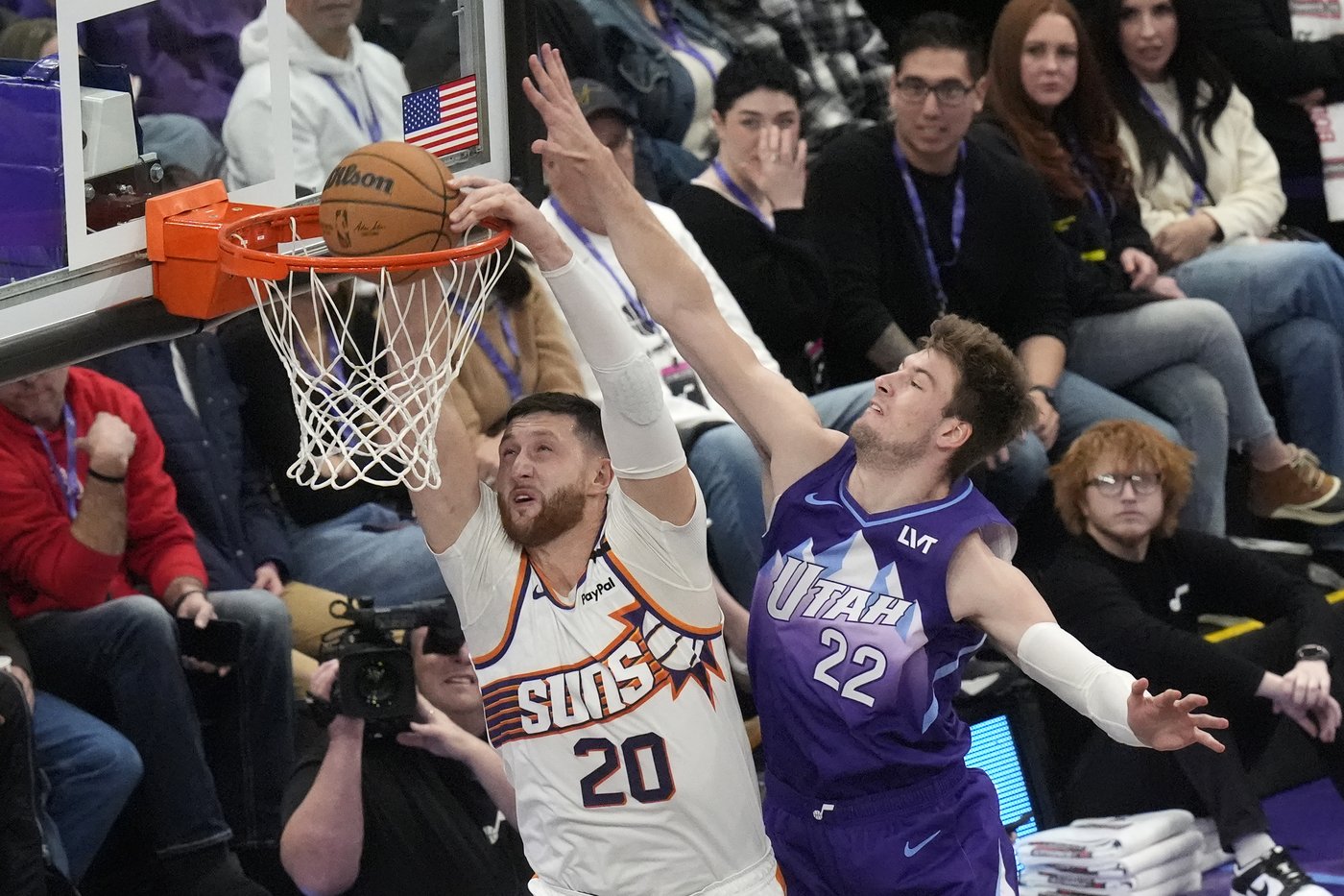 Devin Booker and Kevin Durant lead the Suns past the Jazz, 134-126 | iNFOnews.ca