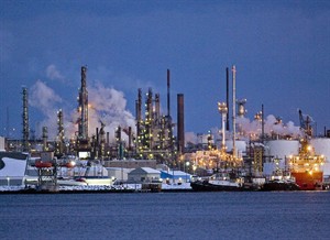 Oil and gas lobbying dominates in Ottawa, dwarfs other industries: study | iNFOnews.ca CP21067438