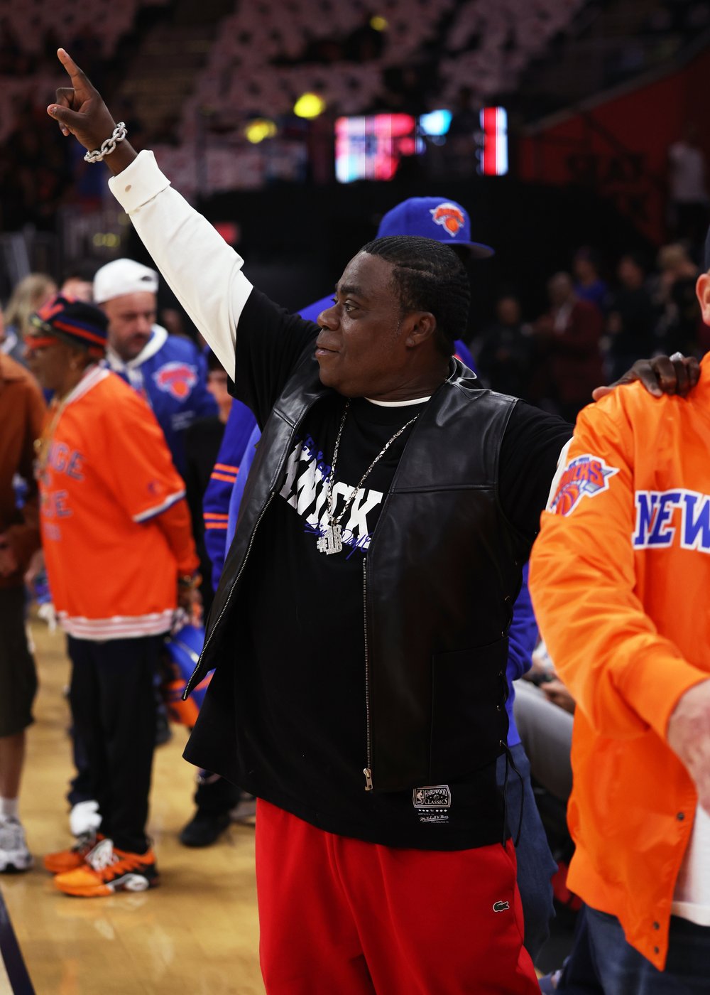 Garden party: New York fans invade Cleveland as Knicks try to sweep Cavaliers and make NBA Finals | iNFOnews.ca