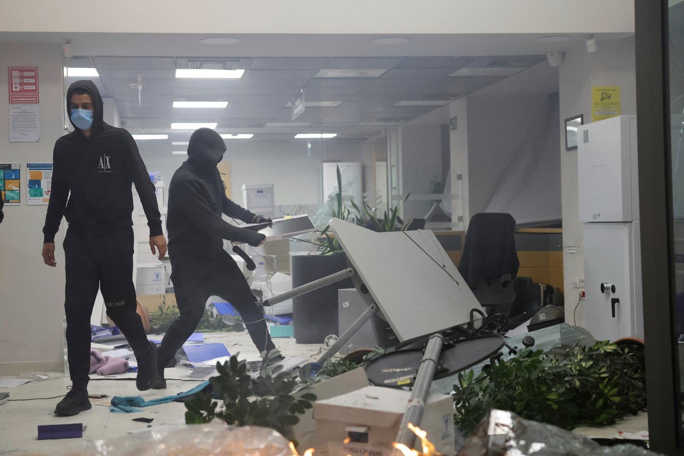 Riots erupt in Albania's capital as students join anti-government movement | iNFOnews.ca Riots erupt in Albania's capital as students join anti-government movement | iNFOnews.ca