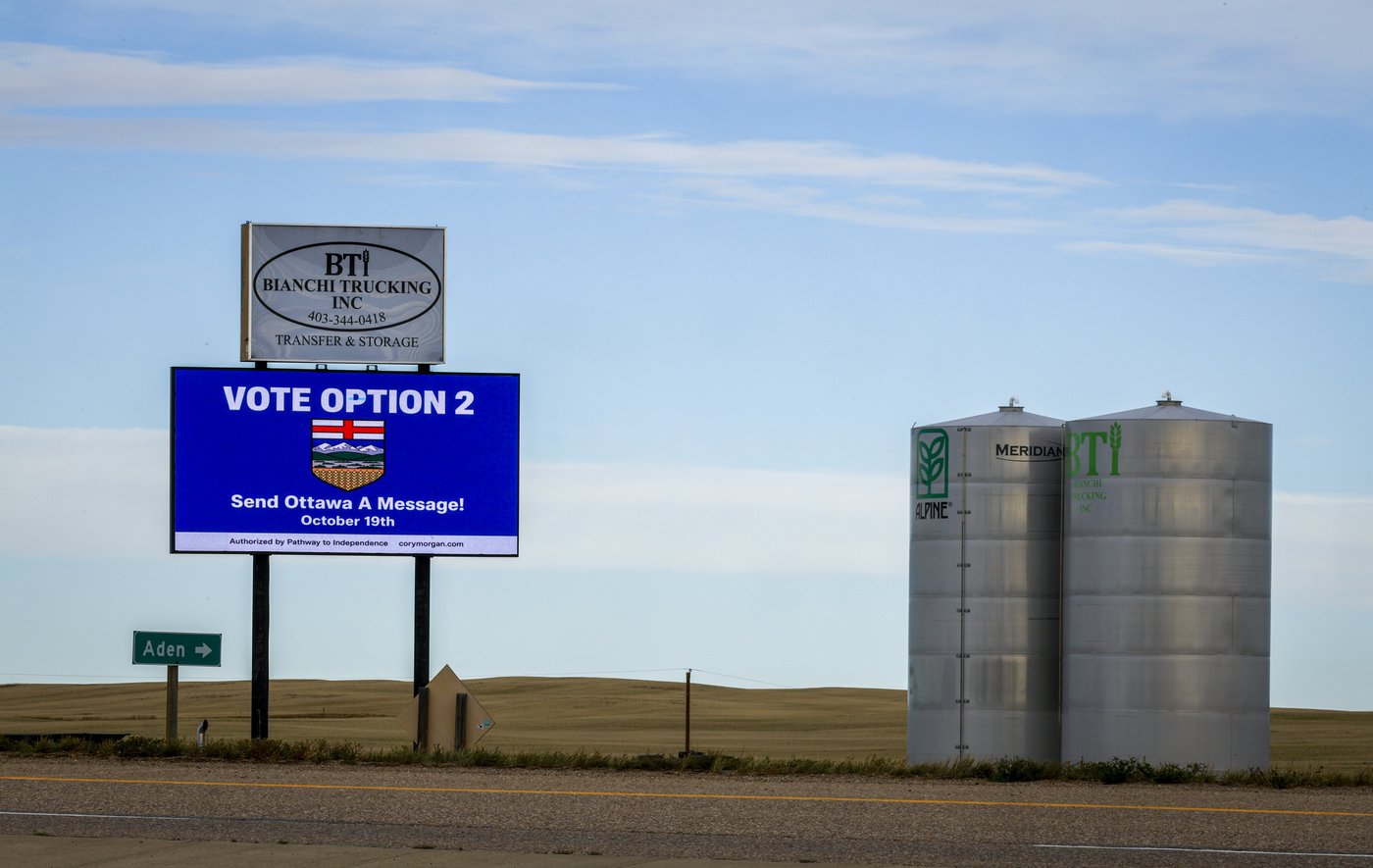 Alberta's Smith casts vote to stay in Canada, urges support for other nine questions | iNFOnews.ca