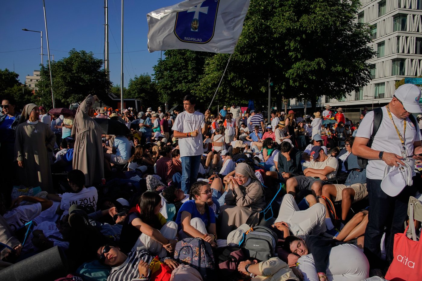 Pope's Mass in Spain features iconic procession along flower-carpeted route in sign of popular piety | iNFOnews.ca