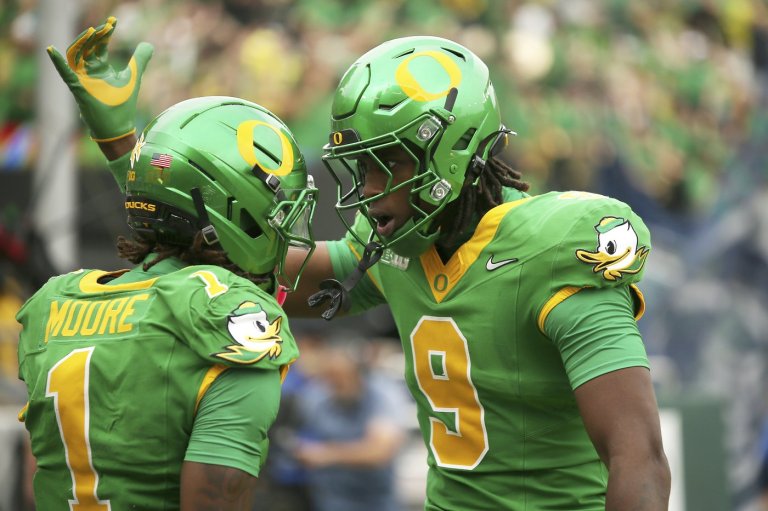 No. 6 Oregon routs Oklahoma State 69-3 for Cowboys' biggest loss under Gundy | iNFOnews.ca