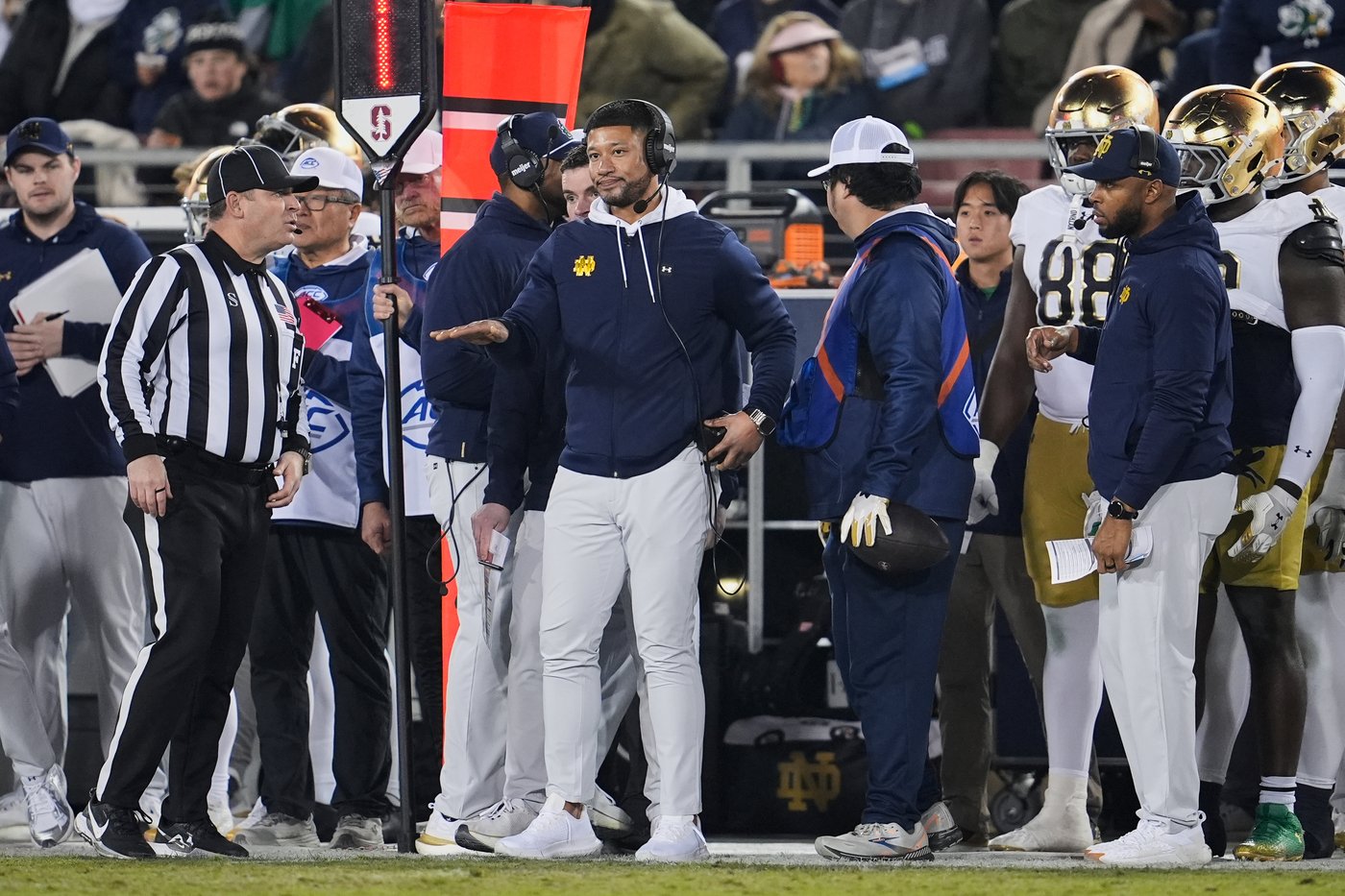 Love gets hurt but returns as No. 9 Notre Dame routs Stanford 49-20 | iNFOnews.ca Love gets hurt but returns as No. 9 Notre Dame routs Stanford 49-20 | iNFOnews.ca