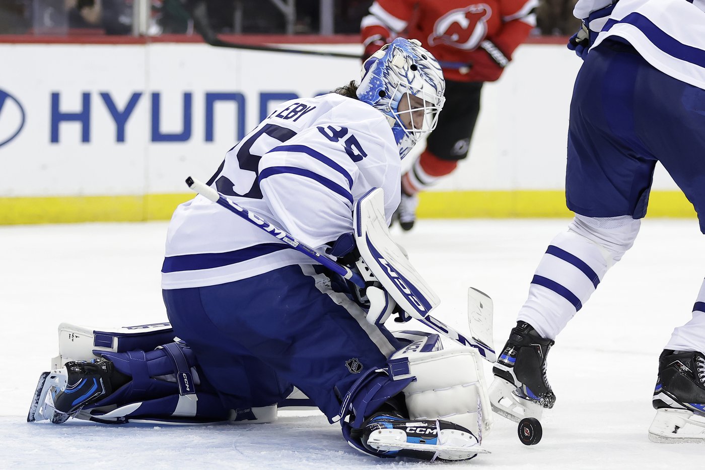 Lorentz and Hildeby lead the Maple Leafs to 4-2 win over the Devils | iNFOnews.ca