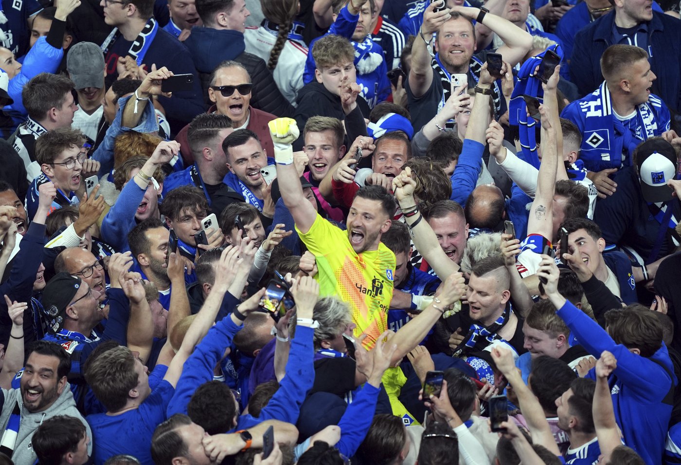 Hamburger SV finally returns to Bundesliga after seven seasons in second division | iNFOnews.ca