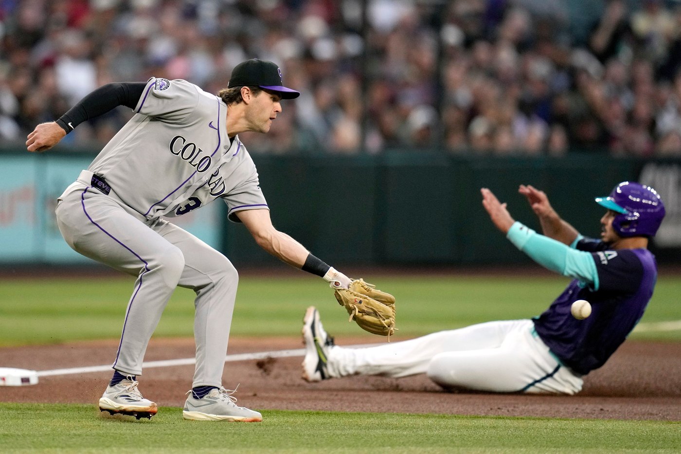 Stevens, Rumfield help Rockies rally past Diamondbacks for a 3-2 win | iNFOnews.ca
