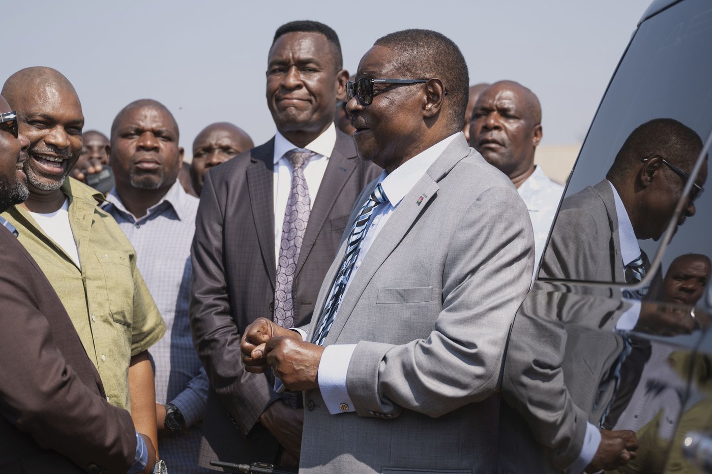 Peter Mutharika is sworn in as Malawi president in political comeback at the age of 85 | iNFOnews.ca