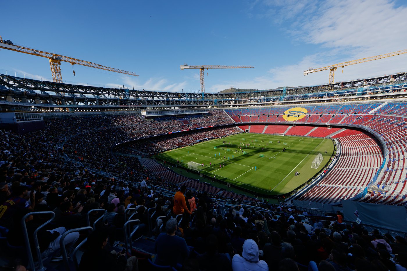 FC Barcelona's 100,000-plus members vote for president with club buried under a mountain of debt | iNFOnews.ca FC Barcelona's 100,000-plus members vote for president with club buried under a mountain of debt | iNFOnews.ca