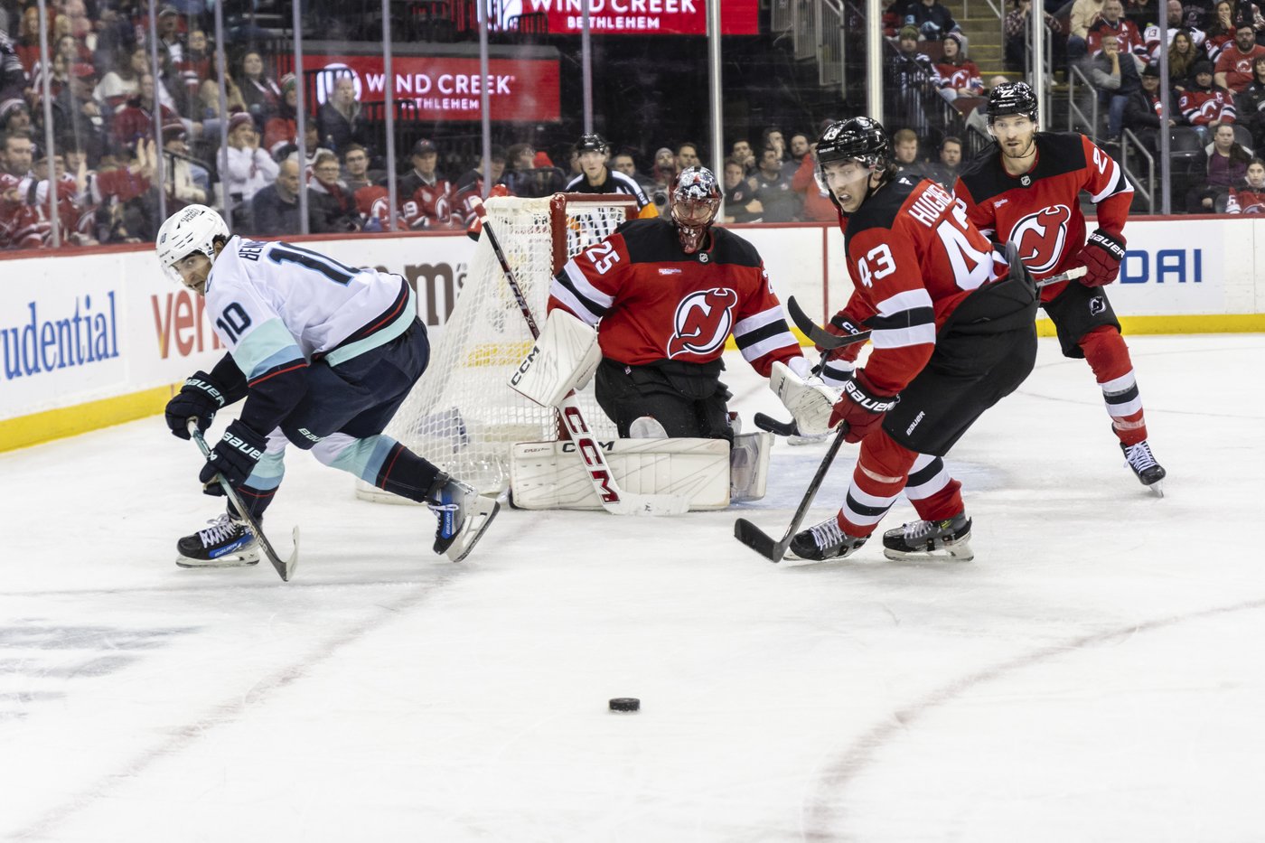 Meier scores tiebreaking goal early in 3rd period as Devils beat Kraken 3-2 | iNFOnews.ca