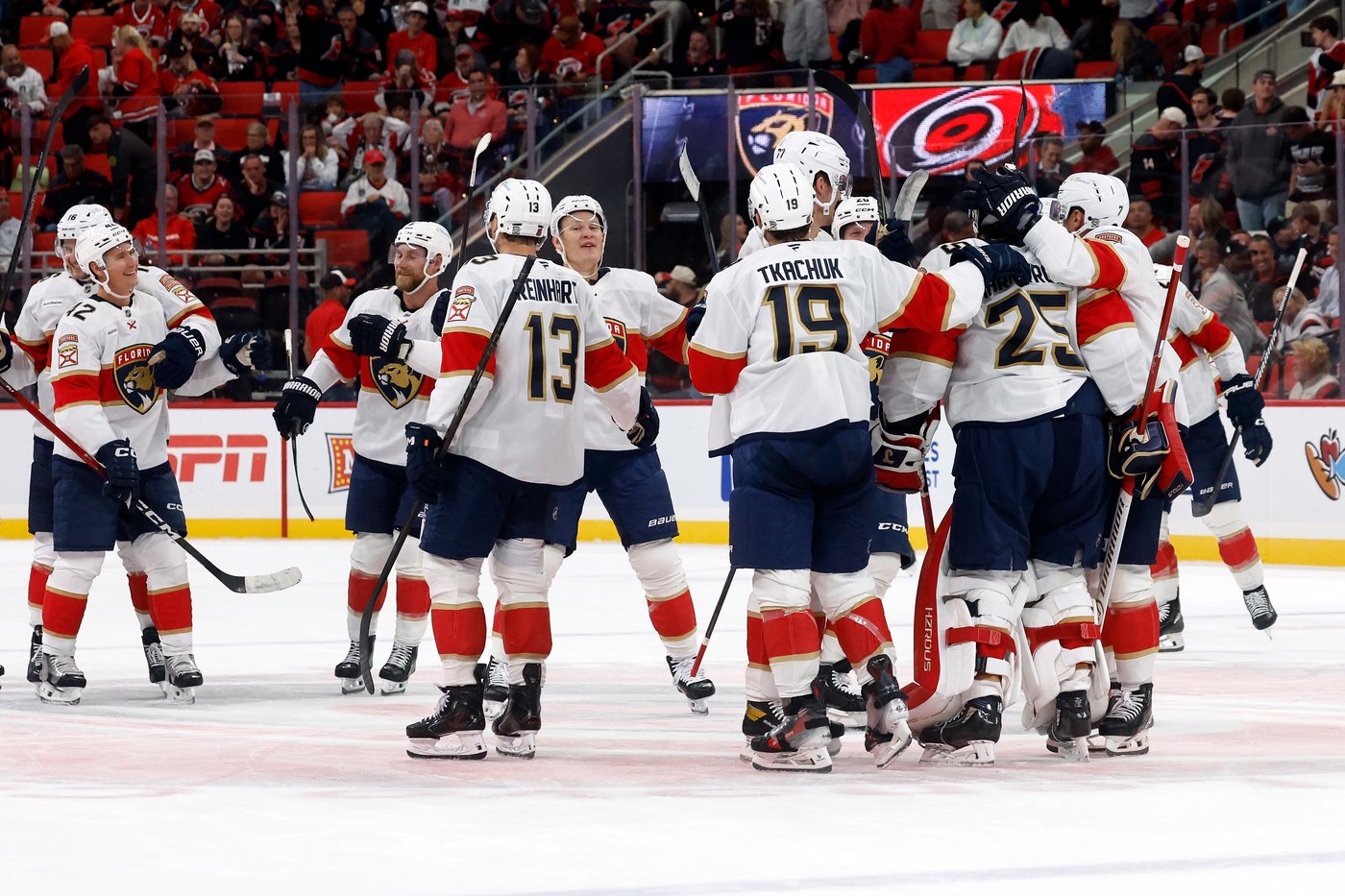 Forsling's OT blast lifts Panthers past reigning Stanley Cup champion Hurricanes 1-0 | iNFOnews.ca